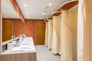 thumbnail: Bathroom amenities