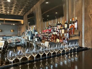thumbnail: Bar (on property)