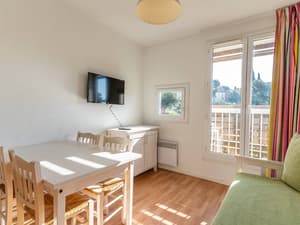 thumbnail: Living area