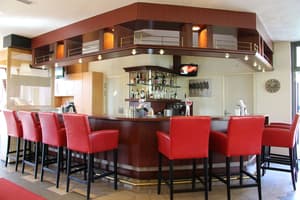 thumbnail: Bar (on property)
