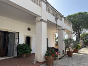 thumbnail: Exterior