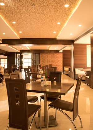 thumbnail: Restaurant