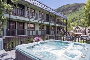 thumbnail: Outdoor spa tub