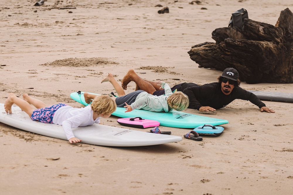 Surfing/boogie boarding