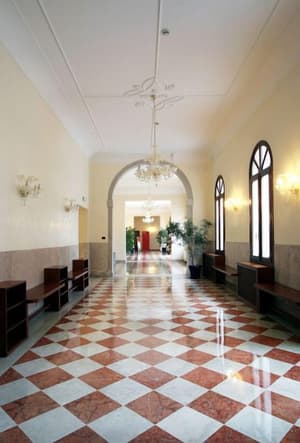 thumbnail: Hallway