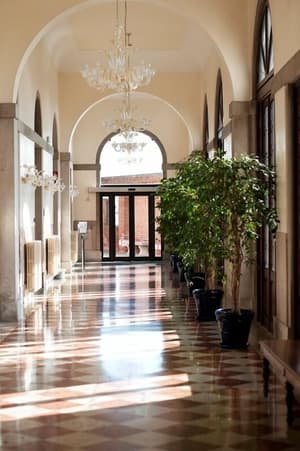 thumbnail: Hallway