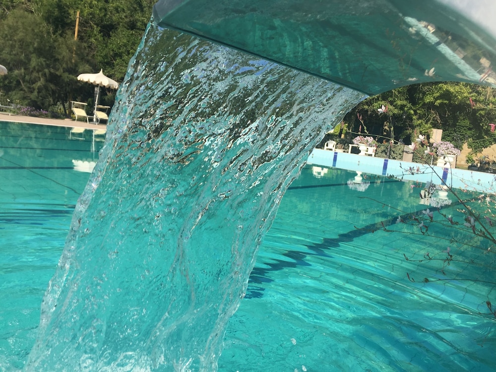 Swimming pool-spa