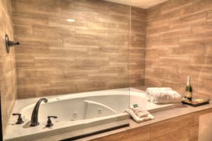 thumbnail: Jetted tub