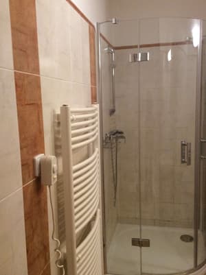 thumbnail: Bathroom shower