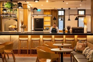 thumbnail: Restaurant