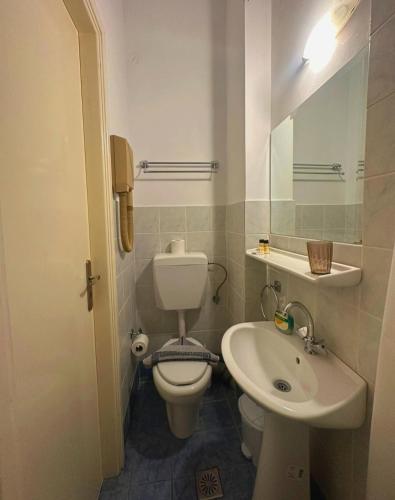 448062489.jpg
