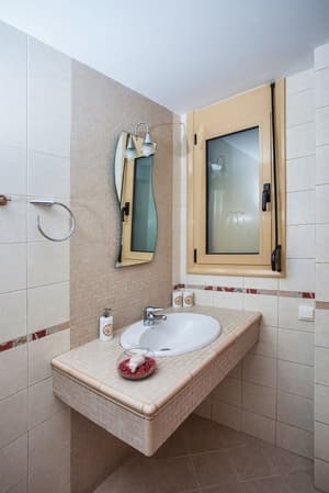 thumbnail: Bathroom sink