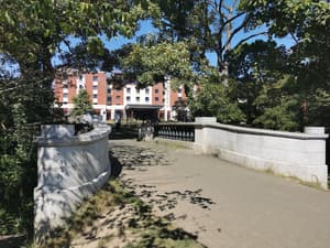 thumbnail: Exterior