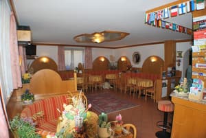 thumbnail: Bar (on property)
