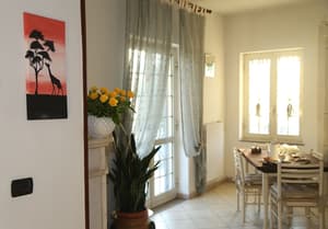 thumbnail: Breakfast area