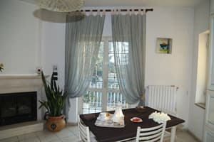 thumbnail: Breakfast area