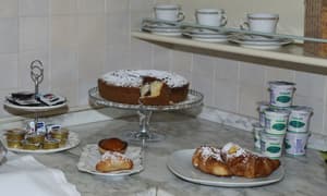 thumbnail: Breakfast area