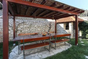 thumbnail: Outdoor dining