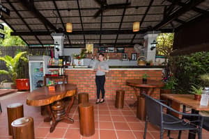 thumbnail: Bar (on property)