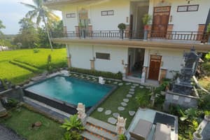 thumbnail: Outdoor pool
