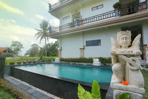 thumbnail: Outdoor pool