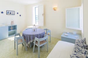 thumbnail: In-room dining