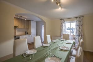 thumbnail: In-room dining
