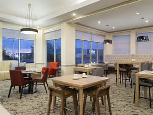 thumbnail: Restaurant