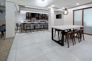 thumbnail: Bar (on property)