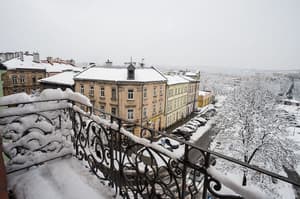 thumbnail: Balcony view