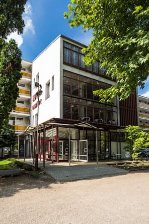 thumbnail: Front of property