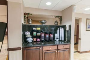 thumbnail: Breakfast area