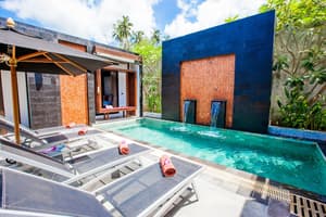 thumbnail: Outdoor pool