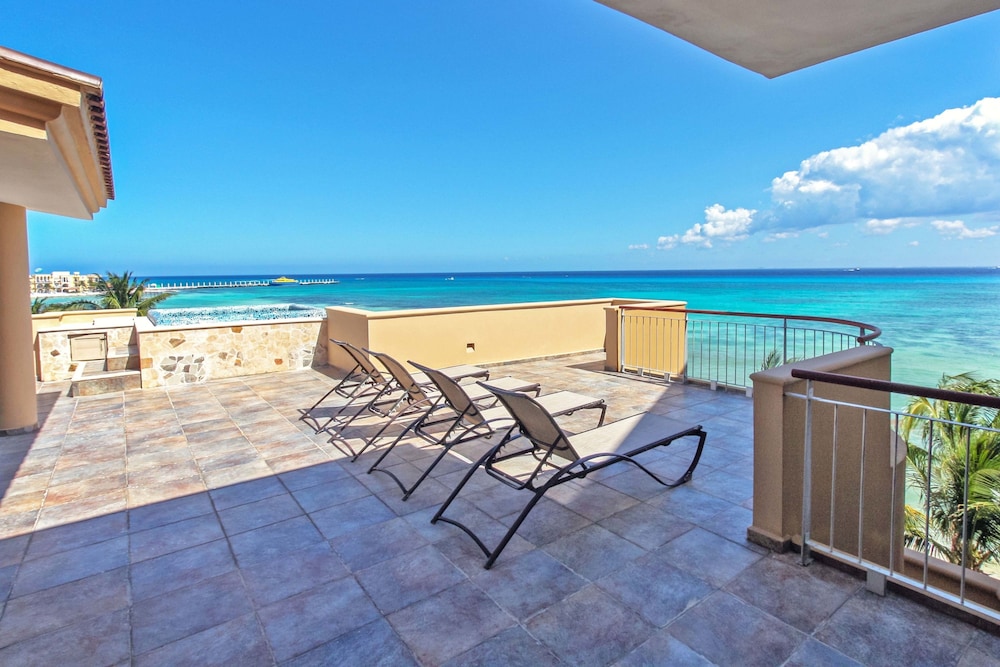 Beach/ocean view