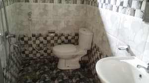 thumbnail: Bathroom shower