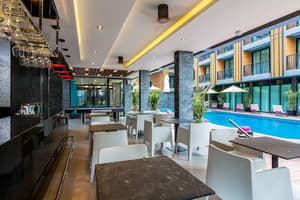 thumbnail: Poolside bar