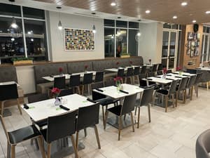 thumbnail: Restaurant