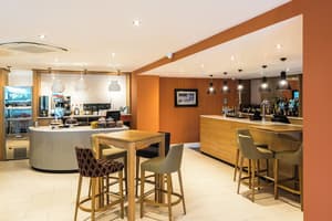 thumbnail: Bar (on property)