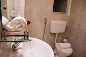 thumbnail: Bathroom amenities