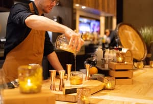 thumbnail: Bar (on property)