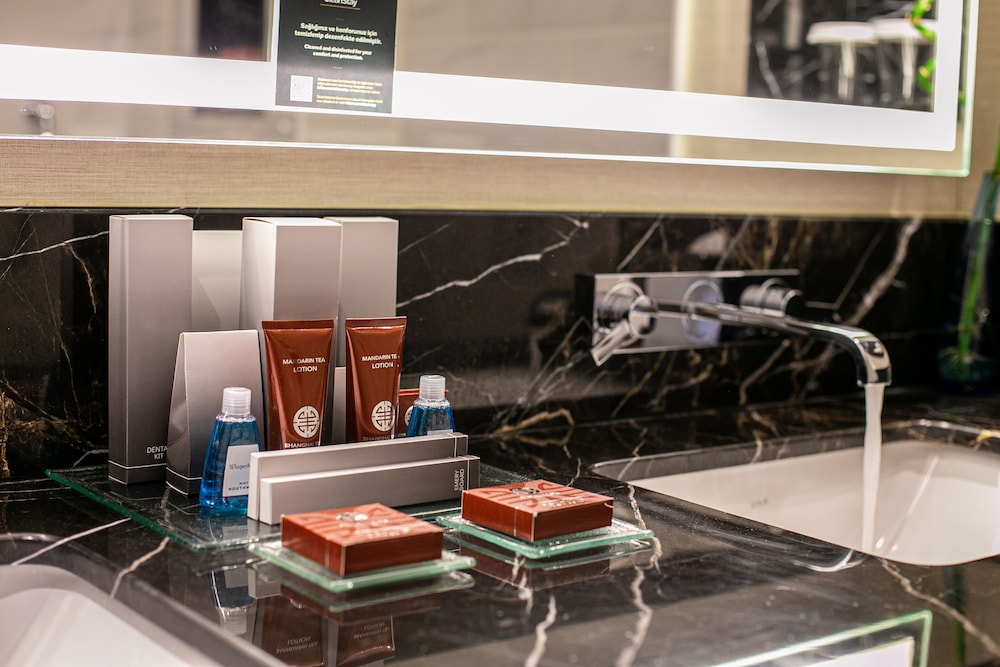 Bathroom amenities