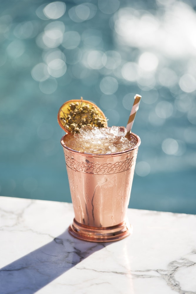 Poolside bar