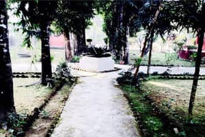 thumbnail: Property grounds