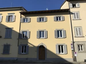 thumbnail: Front of property