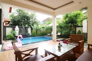 thumbnail: Outdoor pool