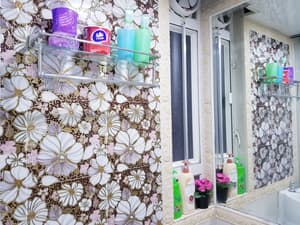 thumbnail: Bathroom amenities
