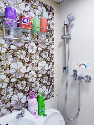 thumbnail: Bathroom amenities