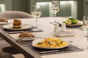thumbnail: Restaurant