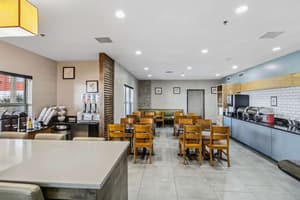 thumbnail: Breakfast area