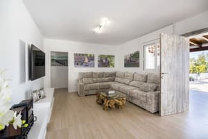 thumbnail: Interior